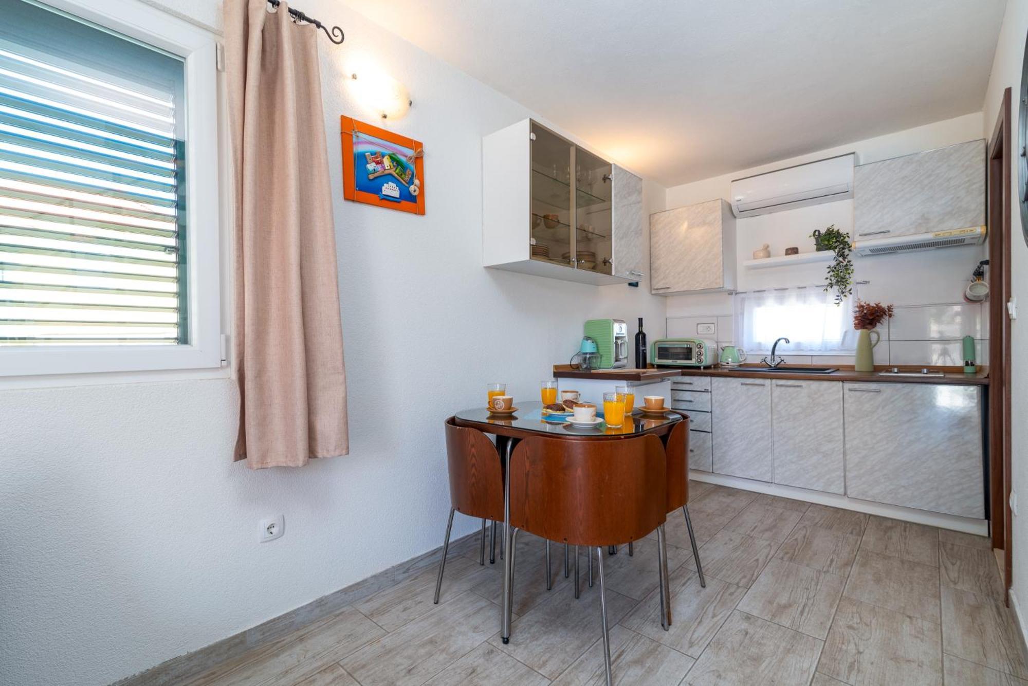 Studio Apartment Dona トロギール エクステリア 写真