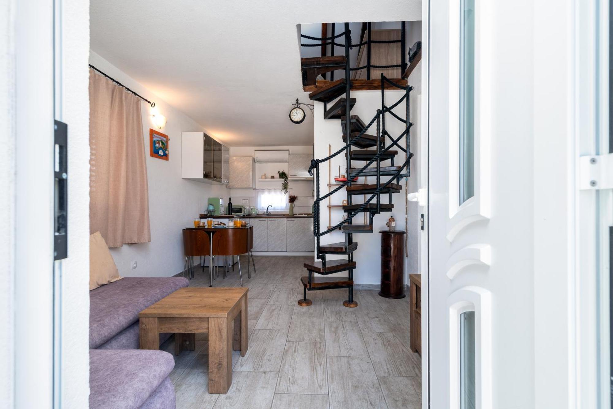 Studio Apartment Dona トロギール エクステリア 写真