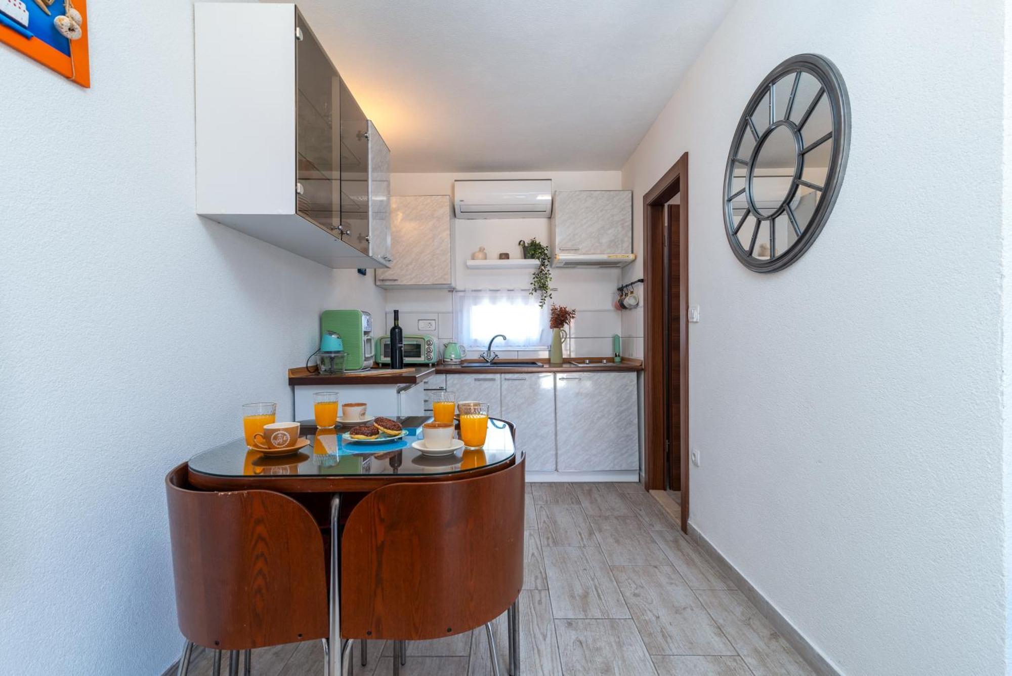 Studio Apartment Dona トロギール エクステリア 写真